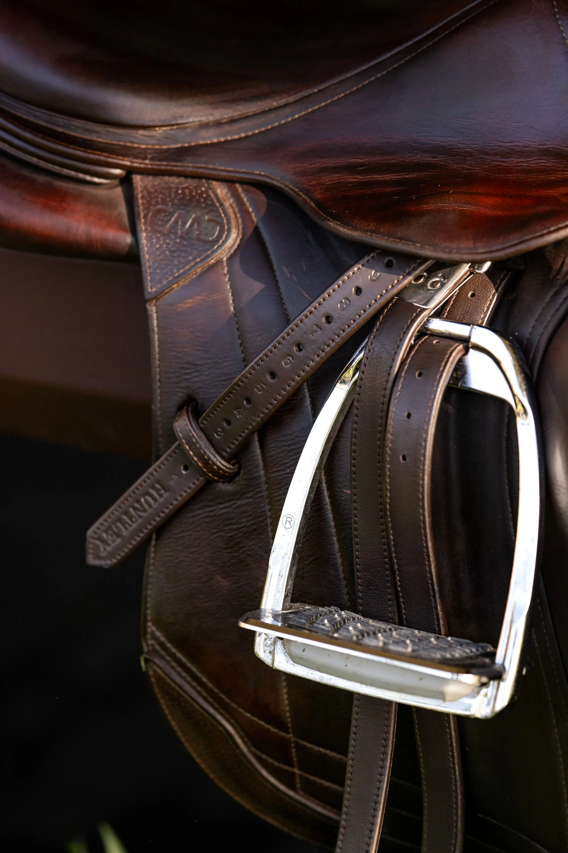 Huntley Equestrian Sedgwick Leather Flat Buckle Stirrup Leathers - Image 3